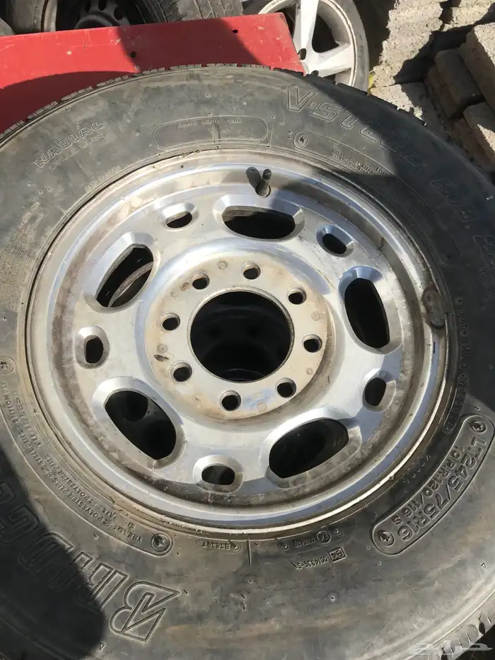 للبيع جنوط جمس 8 مسمار اصليه GM 0