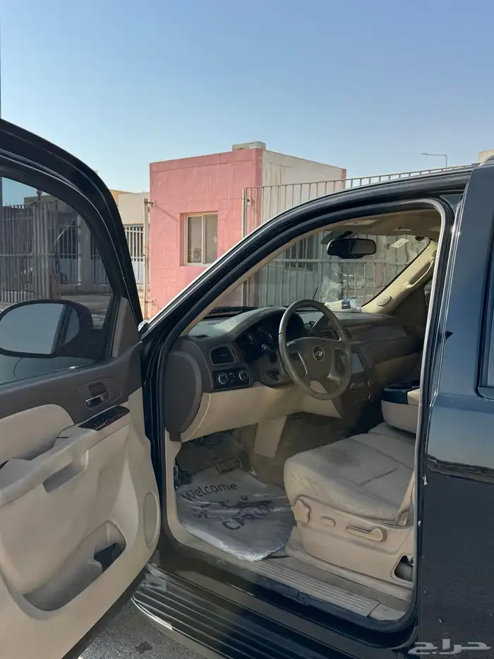 شفرولية تاهو 2012 اسود نظيف 16