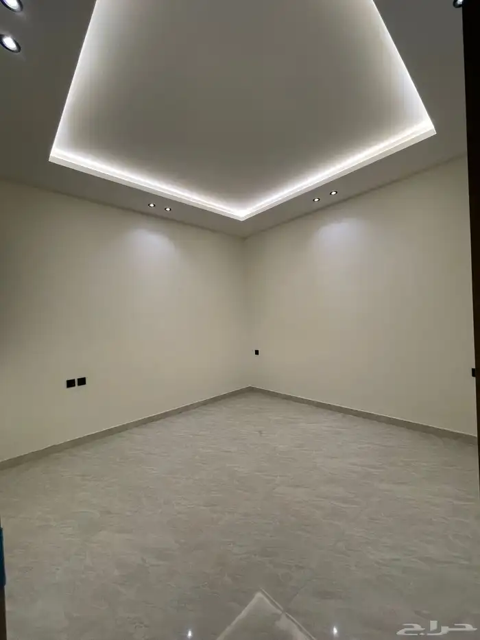 دور أول ويتوفر شقق وفلل 15