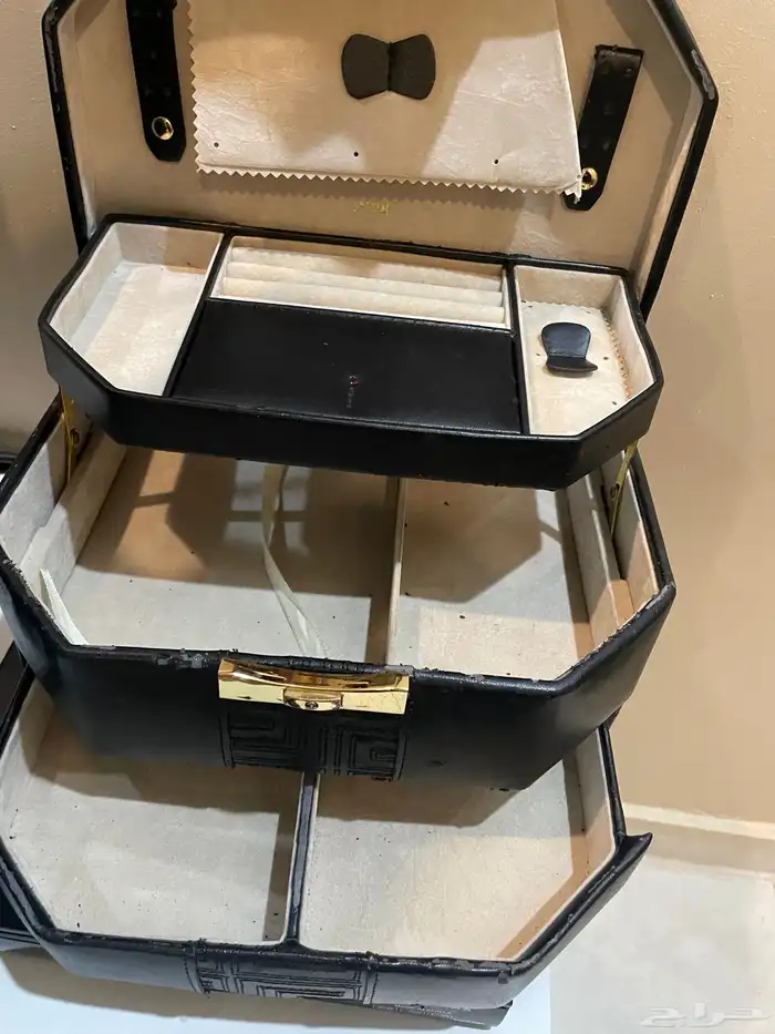 مساند مع تكايات واثاث منوع 8