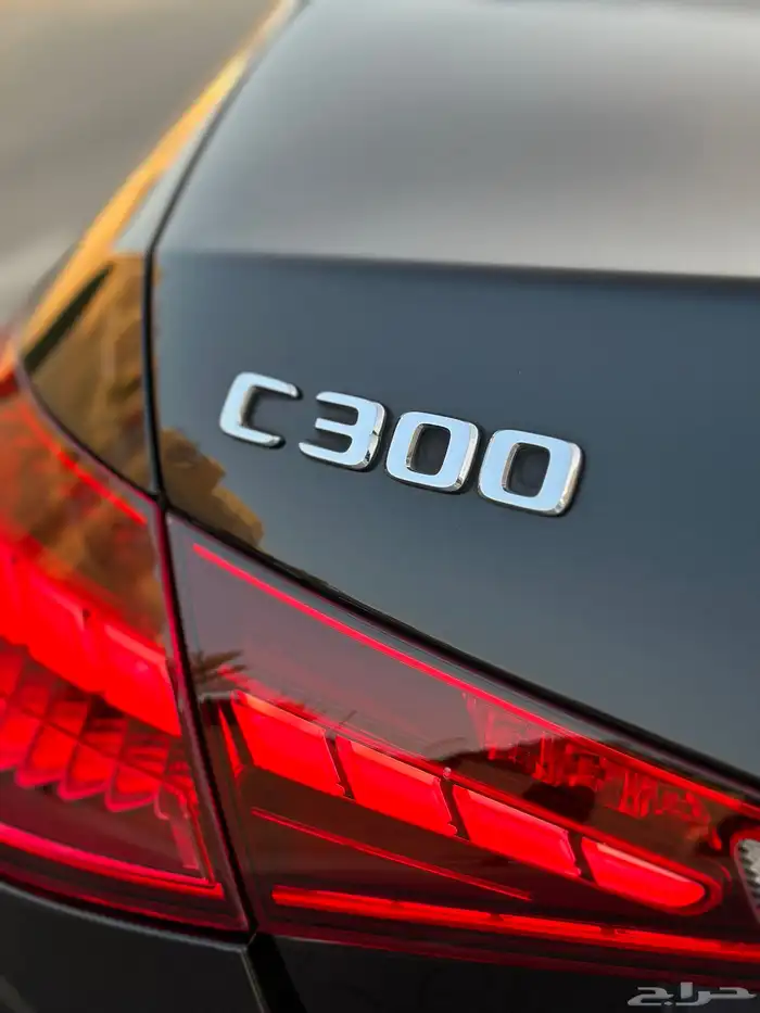مرسيدس C300 ماشي 47 الف بحاله الوكاله 10