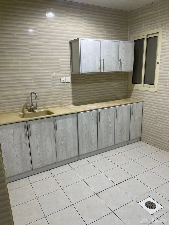 تم التأجير..شقة مكيفة دور علوي غرفتين وصالة و حمامين 5