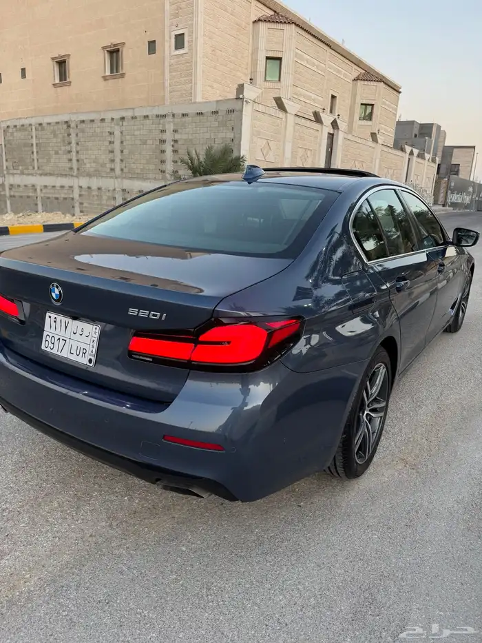 بي ام دبليو 520i موديل 2023 1