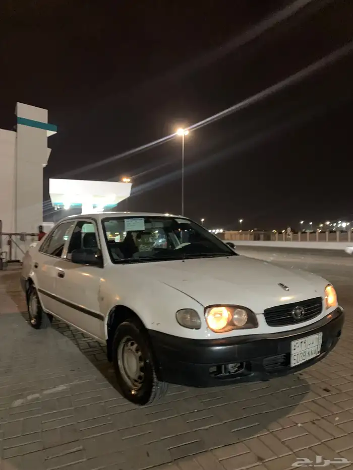 للبيع كورولا موديل 2000 1