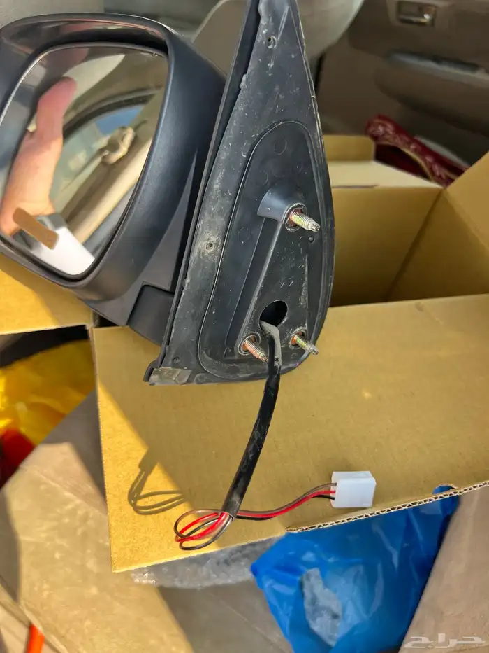 مراية يسار فورشنر 2008 او هايلوكس 3