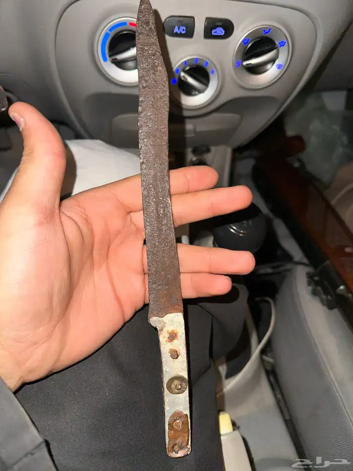 سكين قديمه 1