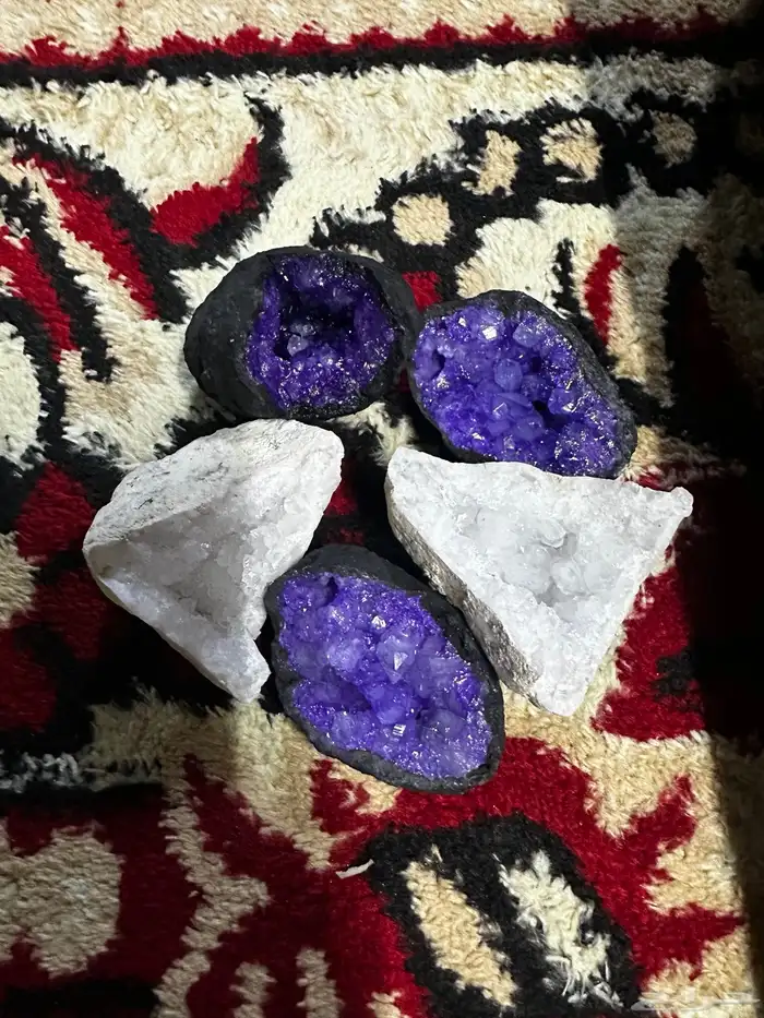 حجر للبيع 1
