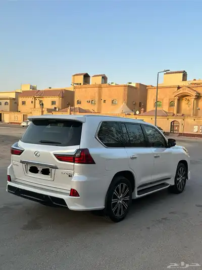 جيب لكزس 2018 LX570 سعودي ممشى قليل ( مخزن ) . index