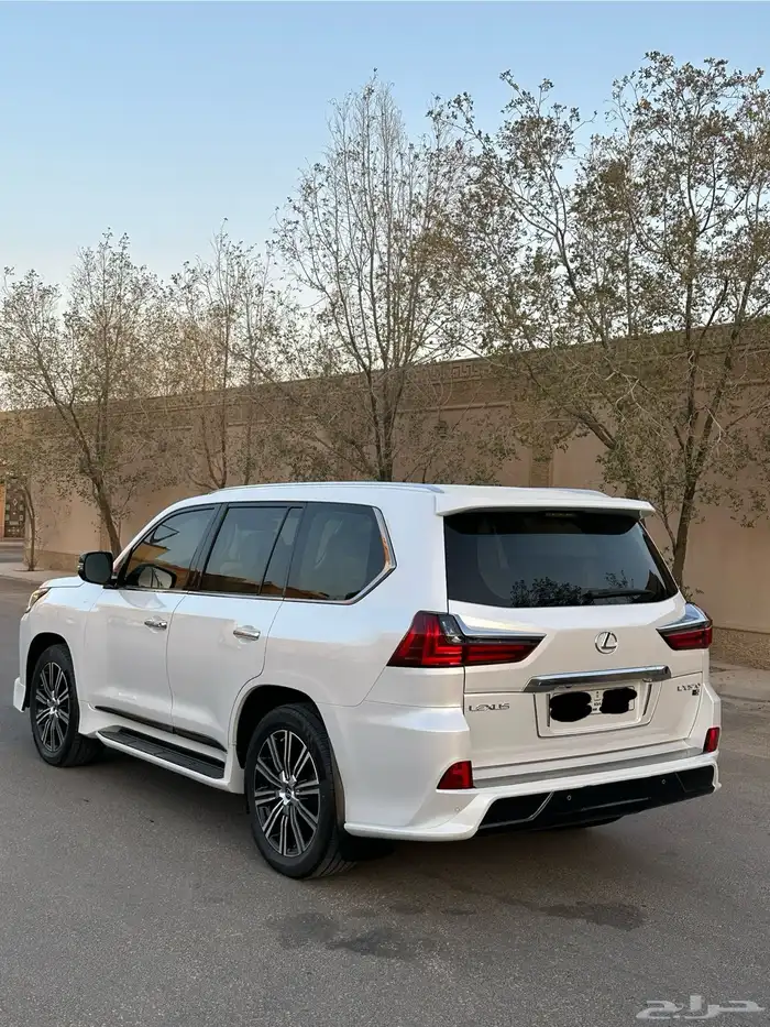 جيب لكزس 2018 LX570 سعودي ممشى قليل ( مخزن ) . 9