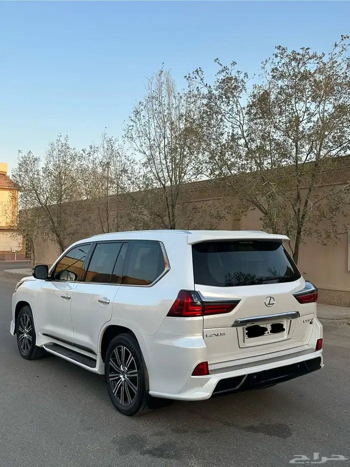 جيب لكزس 2018 LX570 سعودي ممشى قليل ( مخزن ) . 5