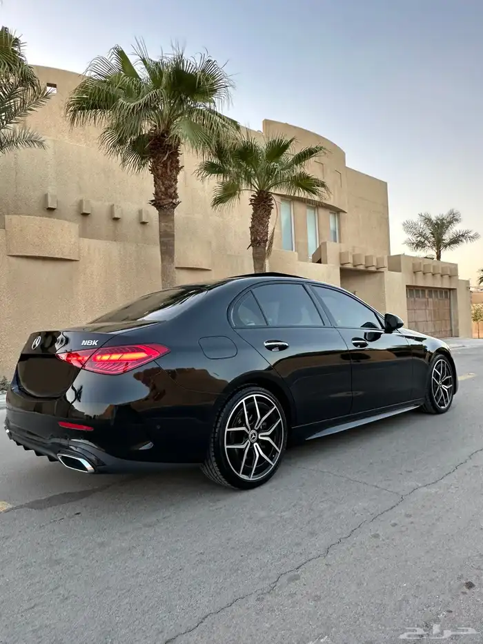 مرسيدس C300 ماشي 47 الف بحاله الوكاله 45