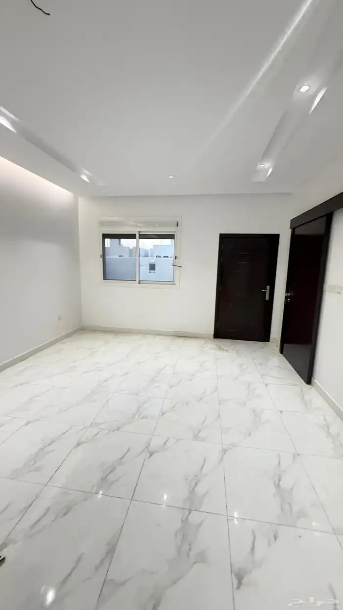 شقه 4غرف جديده روف مع السطح للايجار_ حي الصالحية المنح 9