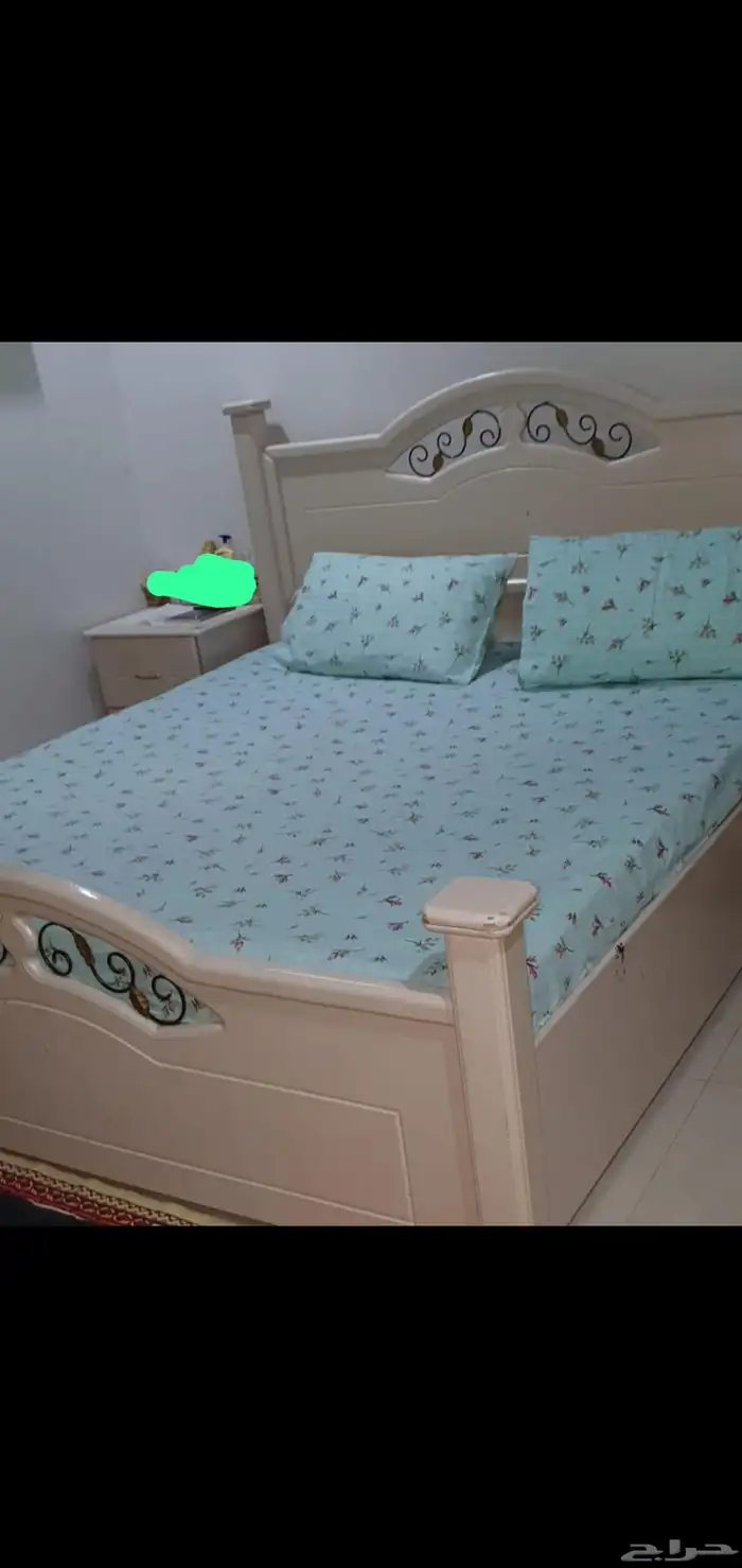 Queen size bed along with 2 side table with mattress 0