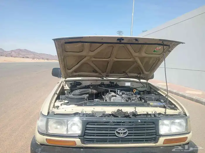 تويوتا صالون موديل 93 لون بيج 2