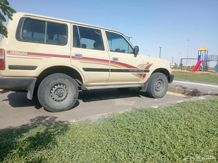 تويوتا صالون موديل 93 لون بيج 5