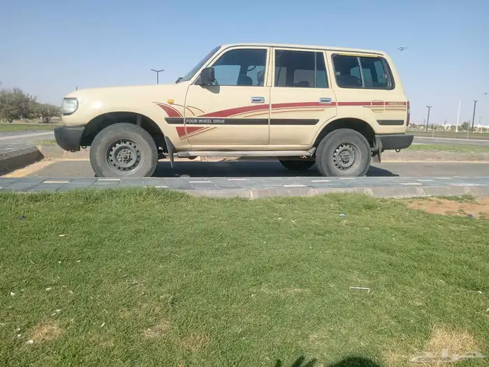 تويوتا صالون موديل 93 لون بيج 4