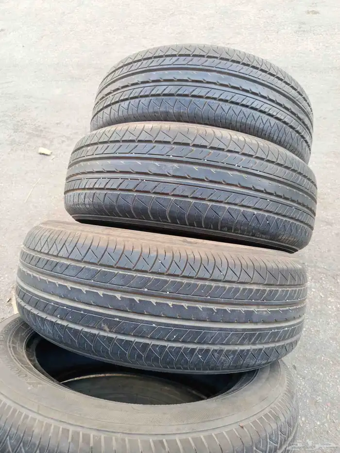 كفرات يوكوهام مستعمل كرت مقاسها 215 60 16 3