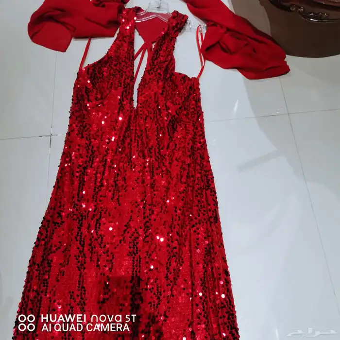 فستان للبيع من الترتر والريش 0