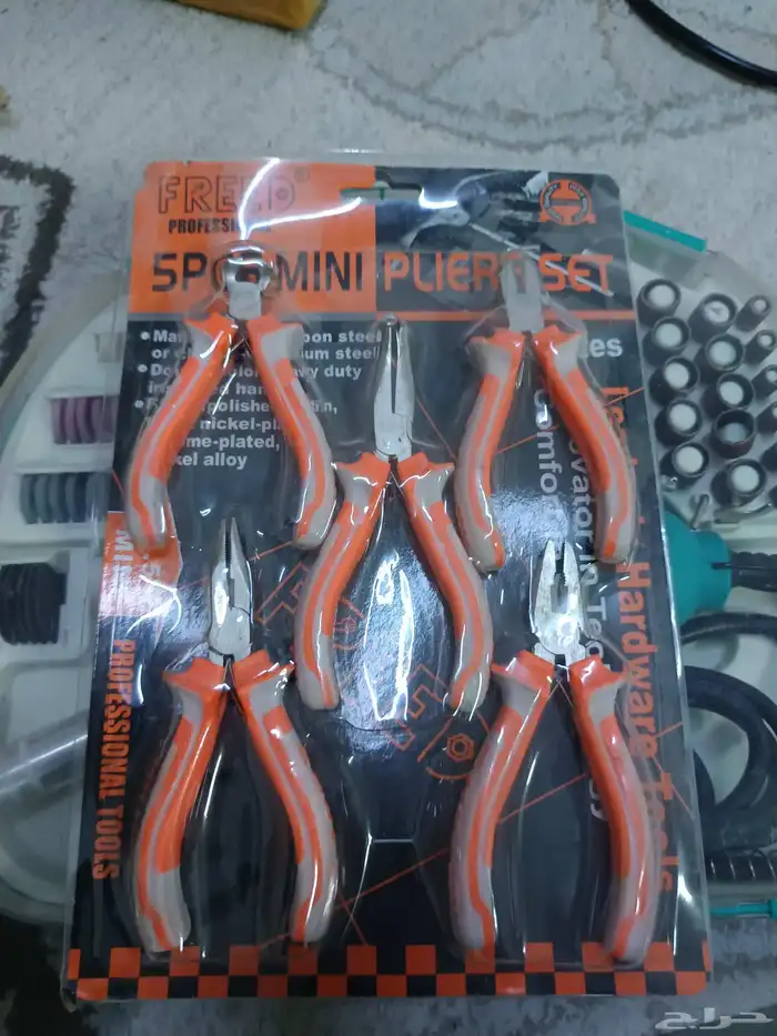 معدات ورشة صيانة جوالات كاملة وقطع غيار وتشليح 35