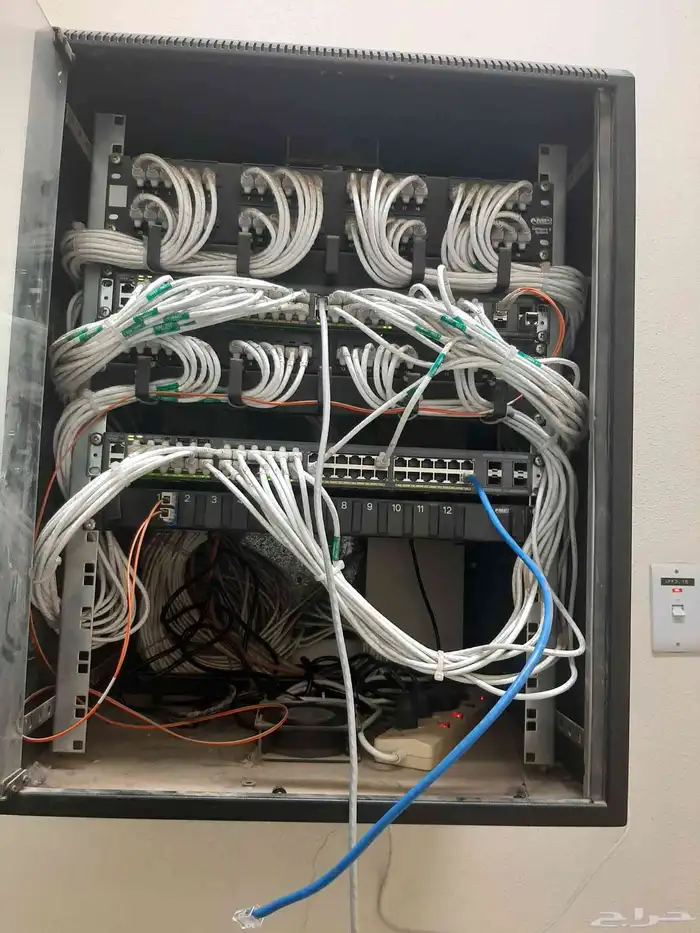 مهندس IT شبكات  كاميرات  سنترال  بصمة تأسيس شبكات 0