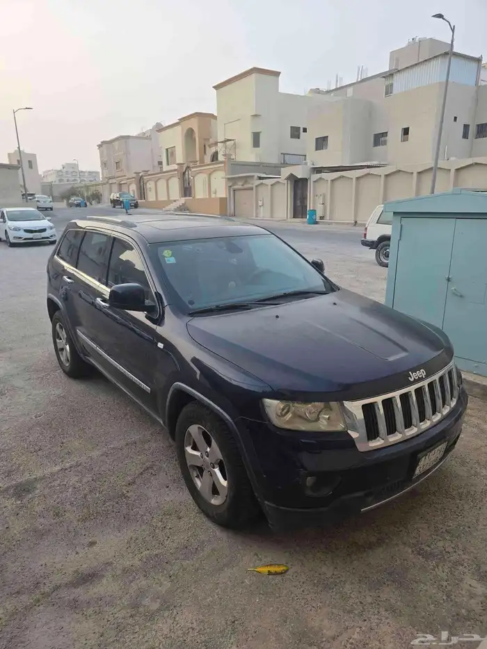 جراند شيروكي ثمانية سلندر فئة ليميتد 8 سلندر 0