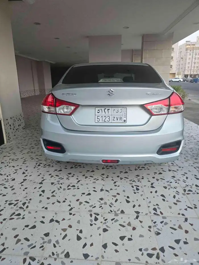 سوزوكي سياز 2023 4