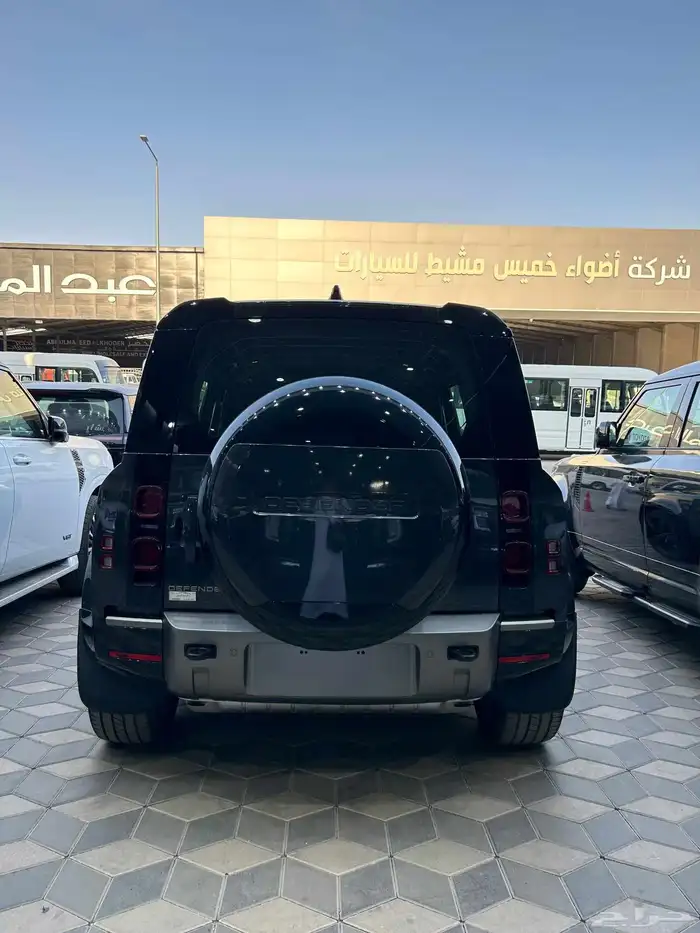 لاند روفر ديفندر 6 سلندر 2025 HSE وارد الناغي 5