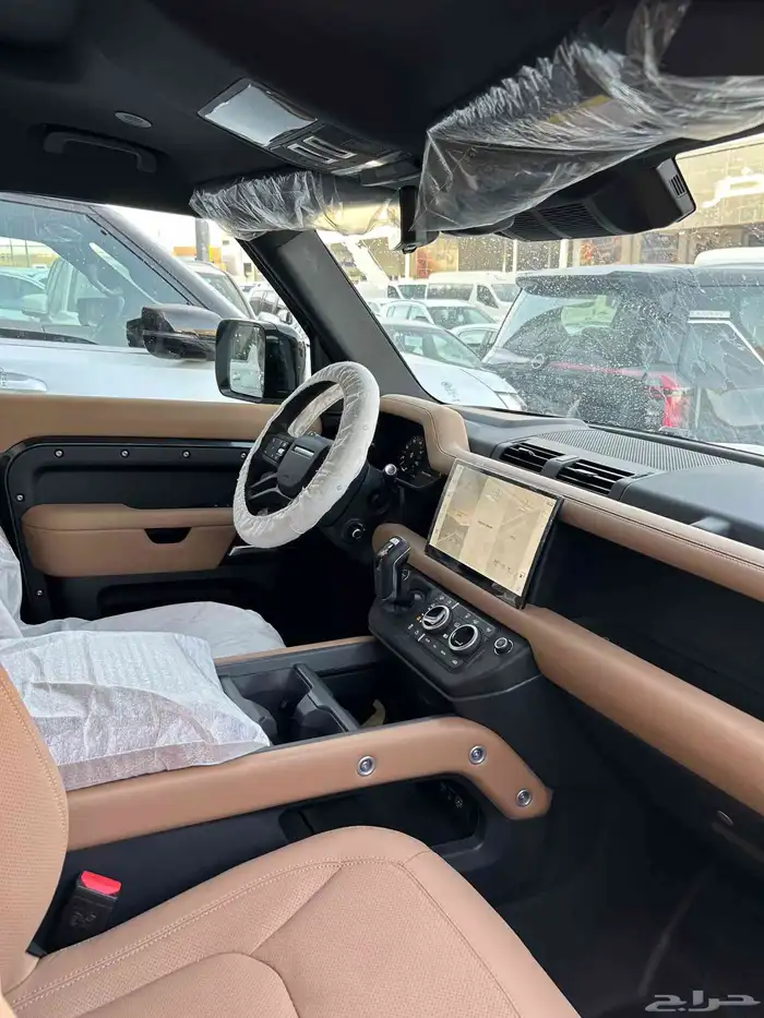 لاند روفر ديفندر 6 سلندر 2025 HSE وارد الناغي 8