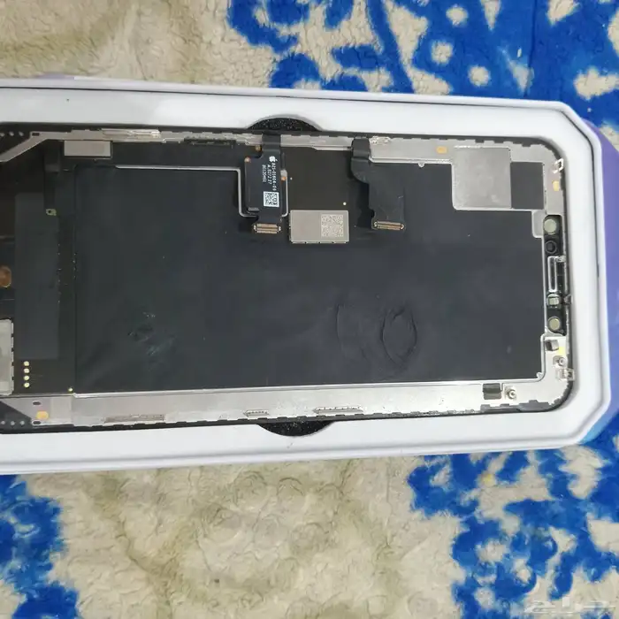 قطع شاشه نظيفه للبيع حقت ايفون السوم 100 او 50 3