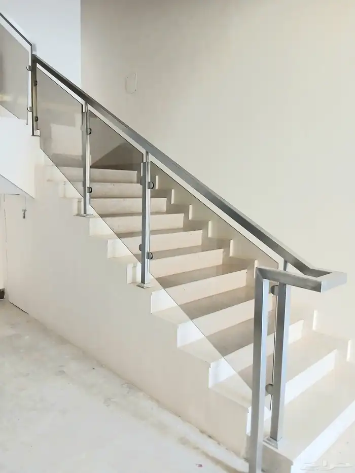 درابزين لسلم زجاج سكريت 12ملي 0