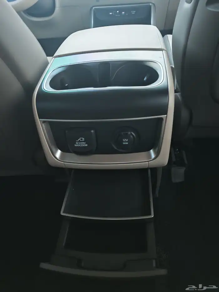 كيا كرنيفال 18