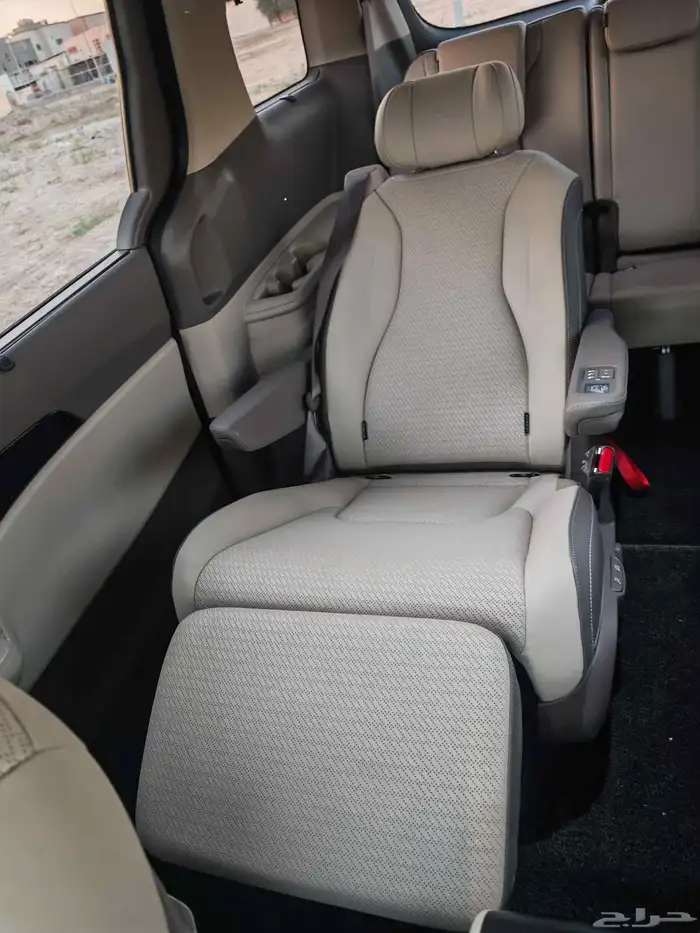 كيا كرنيفال 7