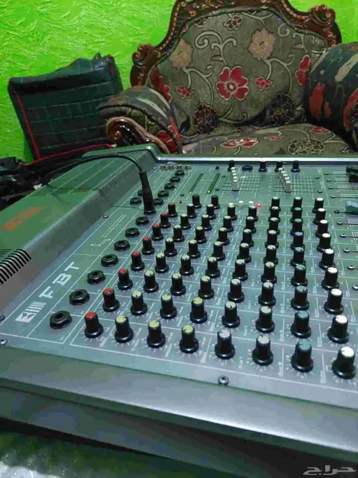 بيع وتركيب وصيانة أنظمة الصوتيات سماعات مكسرات مهندس الصوت 12