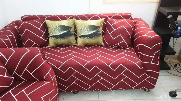 كنب للبيع 3 قطع مع طاولة مكتب 4