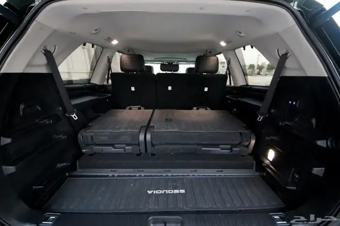 تويوتا سيكويا 2023 TRD Pro لون خاص بحالة الوكالة 13