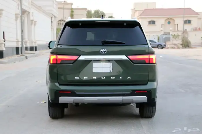 تويوتا سيكويا 2023 TRD Pro لون خاص بحالة الوكالة 7