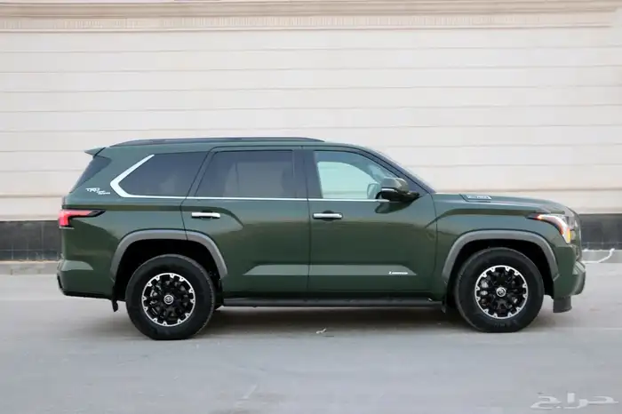 تويوتا سيكويا 2023 TRD Pro لون خاص بحالة الوكالة 2