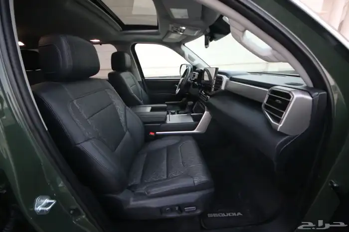 تويوتا سيكويا 2023 TRD Pro لون خاص بحالة الوكالة 17