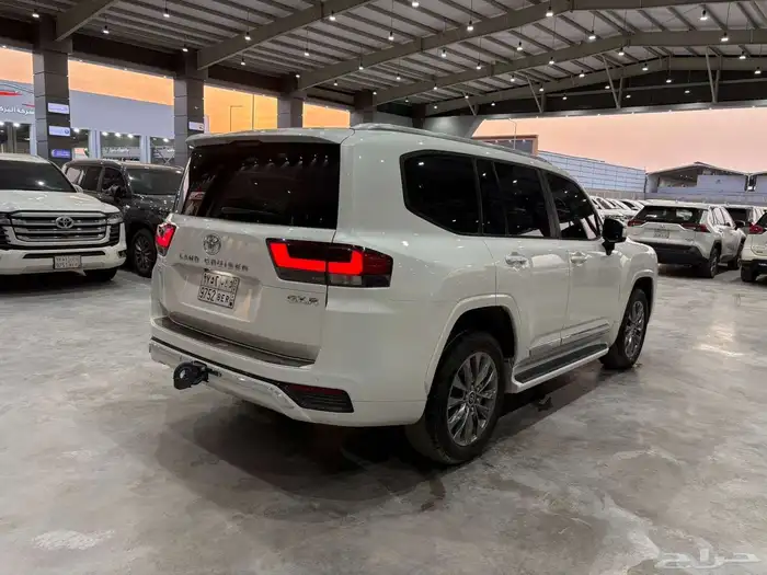 تويوتا لاندكروزر 2023 3