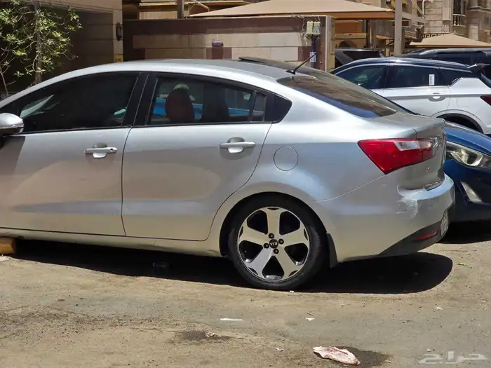 كيا ريو 2012...للبيع...جير اوتوماتيك...ممشي200.نظيفه جدا 5