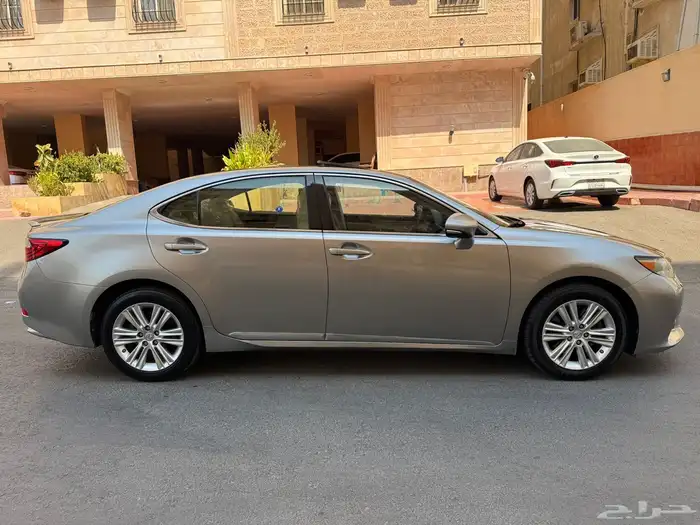 لكزس 2015 es350 سعودي 8
