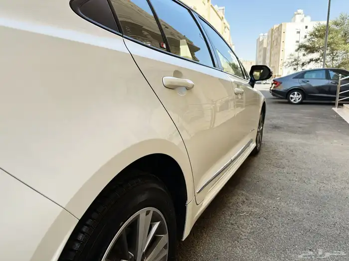 كورلا مطور نص فل 2020 شبه الجديد ( مخزن 30