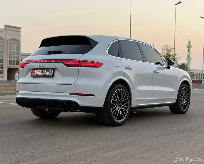 بورشه كايين موديل 2023 خليجي موجودة بدبي 8