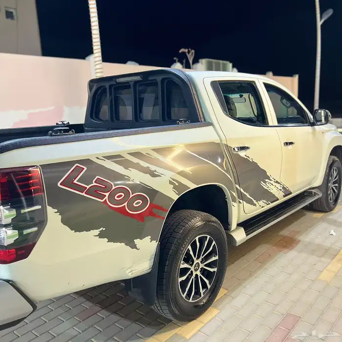 للبيع مستبيشي L200 نظيف 4