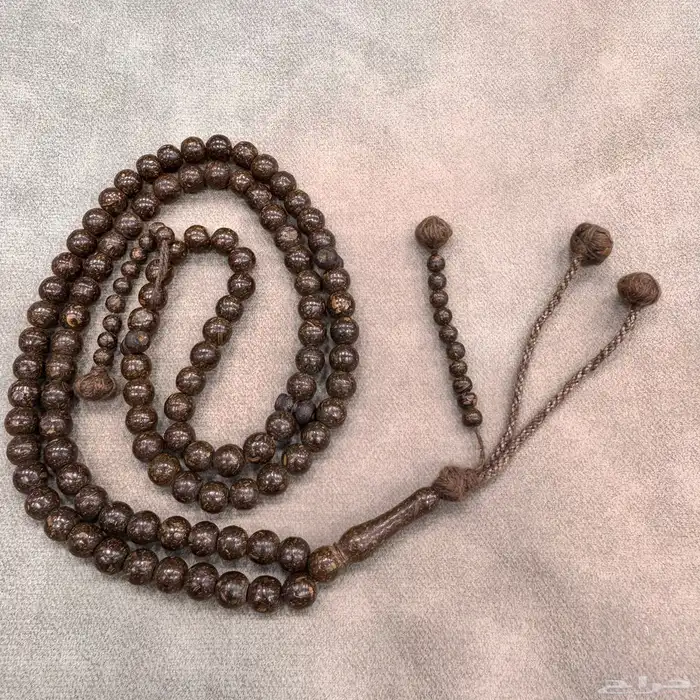 سبحة فاخرة من خشب القرفة 99 خرزة . 1