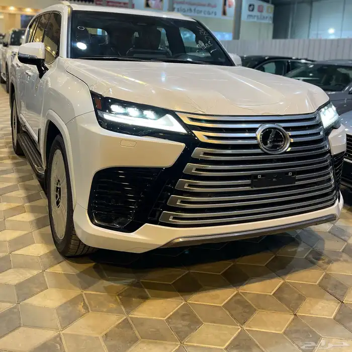 لكزس LXBB2025 كويتي الساير اسود وابيض داخلي جملي واحمر 19