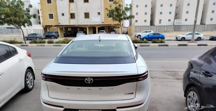 للبيع جده تويوتا كراون بريميوم 2023 2