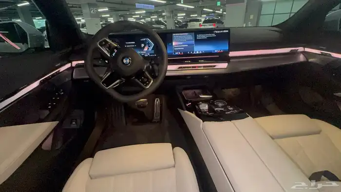 مملوكة لدى العصيمي قيد الشحن  BMW520i mkit 2025 6