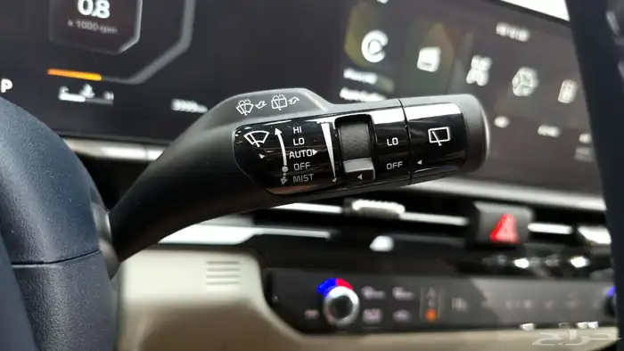 مملوكة لدى العصيمي قيد الشحن 2024 BMW 520i mkitبلاك اديشن 2 7