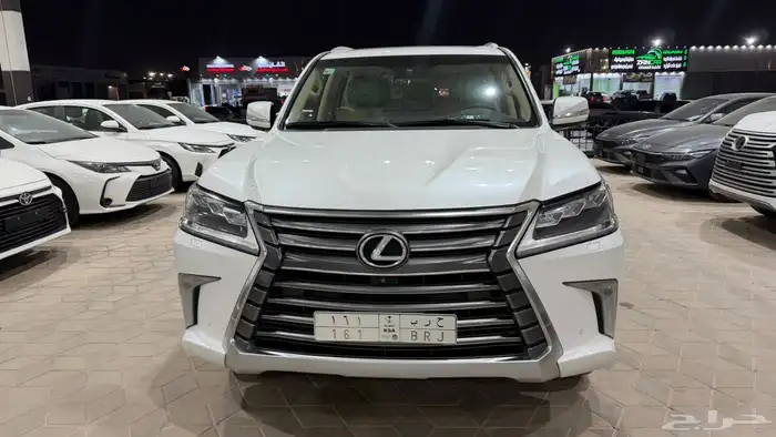جيب لكزس 2020 LX570 لؤلؤي 0